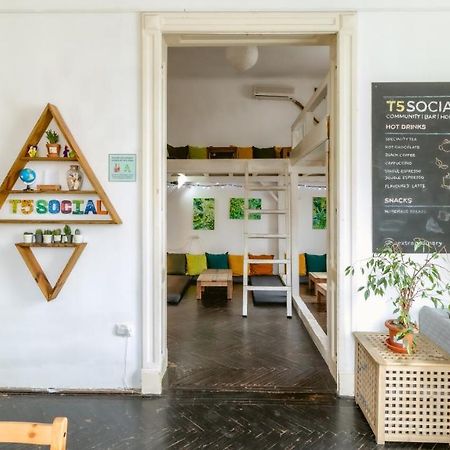 T5 Social Vandrehjem Bukarest Eksteriør billede